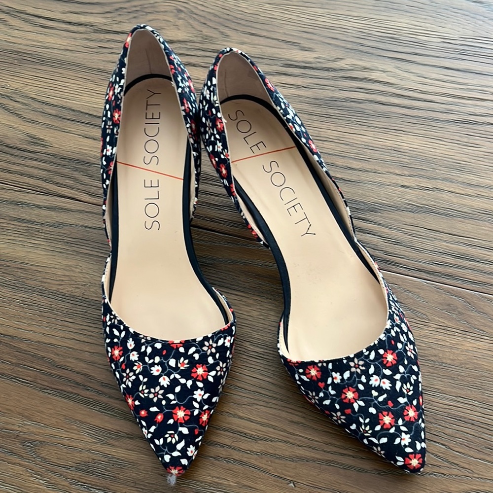 Ladies heels. Size 9.5